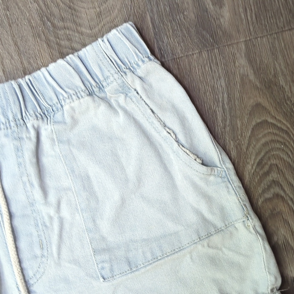 ❤️5/$25 No Boundaries Light Gray Women's Cargo Shorts - Picture 3 of 6